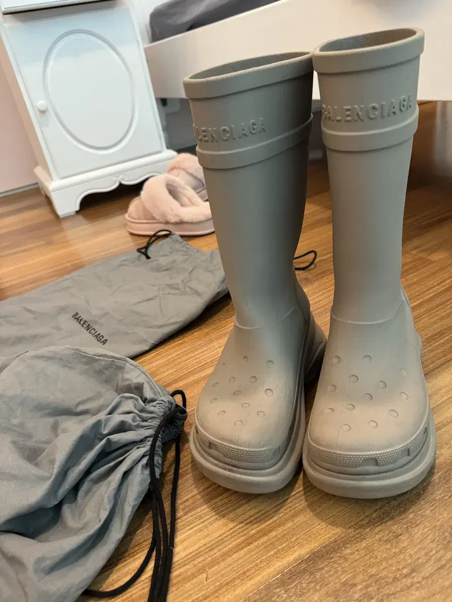 Balenciaga X Crocs Boots Beige 36size